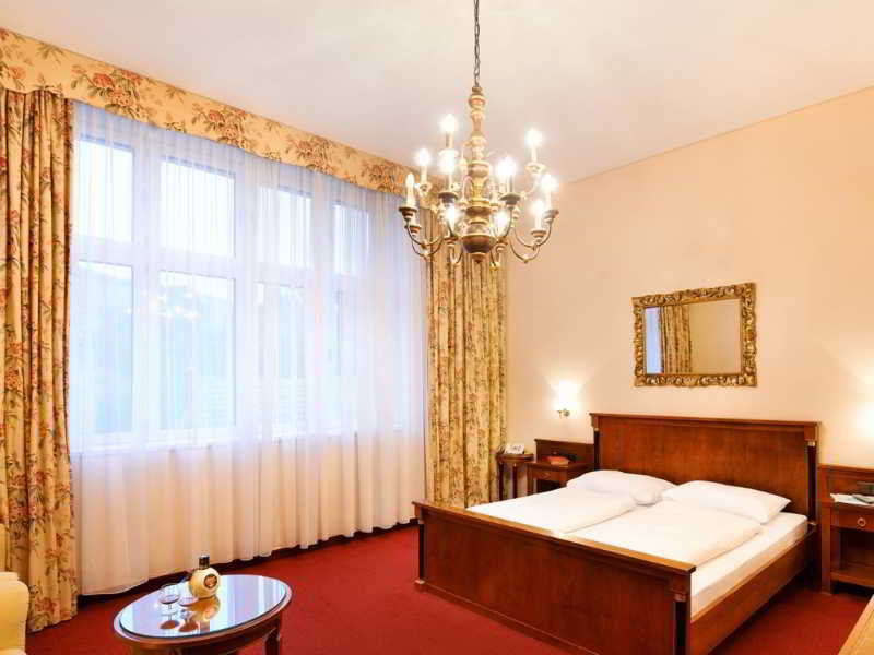 Schild Hotel